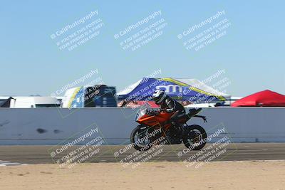 media/Nov-06-2023-Moto Forza (Mon) [[ce023d0744]]/4-Beginner Group/Session 4 (Finish Line Checker)/